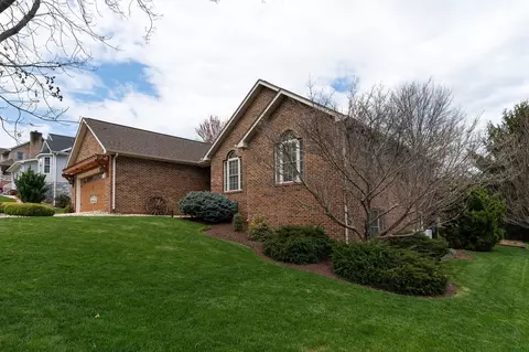 210 Northview Dr, Dayton, VA 22821 photo 2