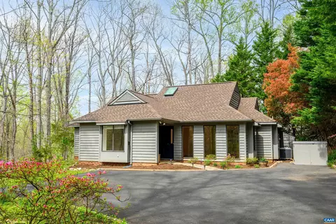 1745 Stoney Creek Dr, Charlottesville, VA 22902