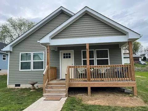 901 Fairfax Ave, Waynesboro, VA 22980
