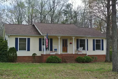 501 Crimora Mine Rd, Crimora, VA 24431
