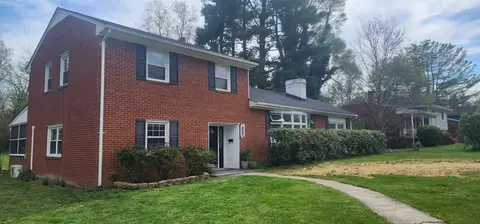 1109 Greendale Rd, Waynesboro, VA 22980