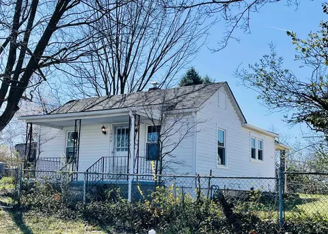1806 Third St, Staunton, VA 24401