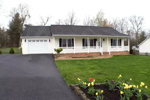 159 Woodside Dr, Waynesboro, VA 22980