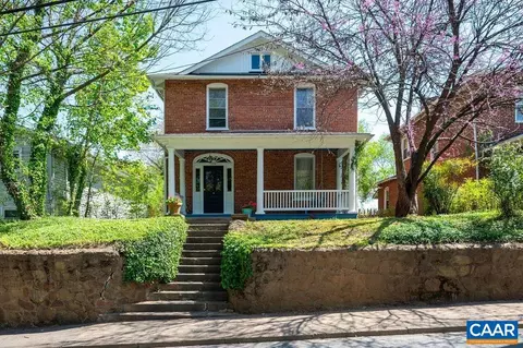 206 NW 10th St NW, Charlottesville, VA 22903