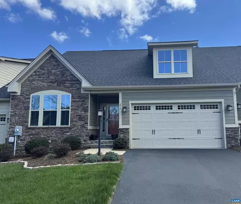 379 Winding Rd, Keswick, VA 22947