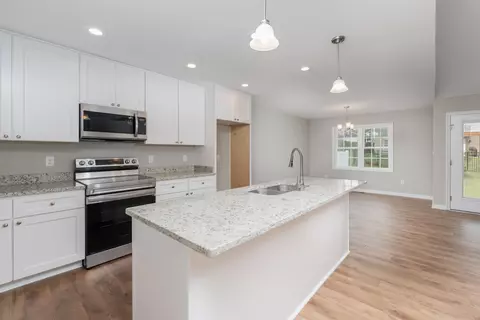 109 Lake View Cir, Waynesboro, VA 22980