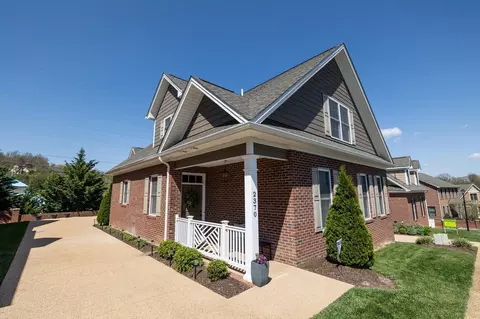 2370 Alston Cir, Harrisonburg, VA 22802