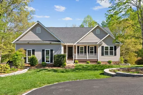 267 Starcrest Rd, Charlottesville, VA 22902