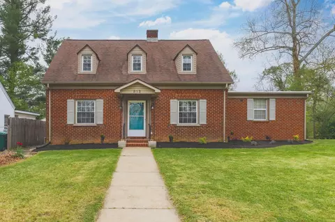 912 Lyndhurst Rd, Waynesboro, VA 22980