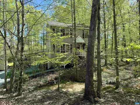 95 Riverside Dr, Palmyra, VA 22963