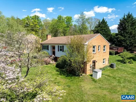 2004 Jefferson Ct, Charlottesville, VA 22911