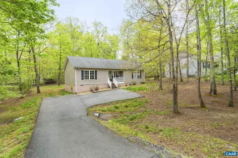 360 Jefferson Dr, Palmyra, VA 22963