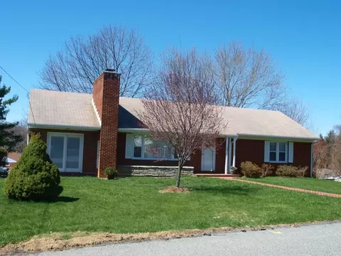 366 Grandon Rd, Staunton, VA 24401
