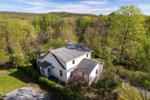 737 Walnut Ave, Waynesboro, VA 22980