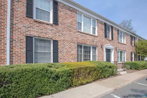 2527 Hydraulic Rd #15, Charlottesville, VA 22901