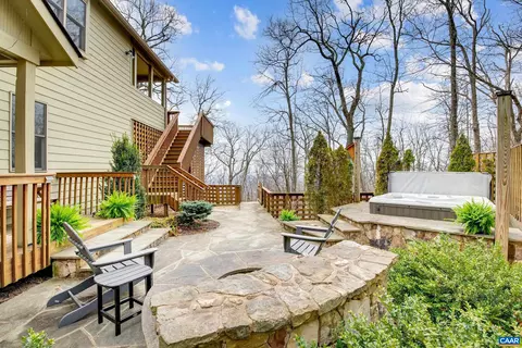74 Firtree Dr, Roseland, VA 22967