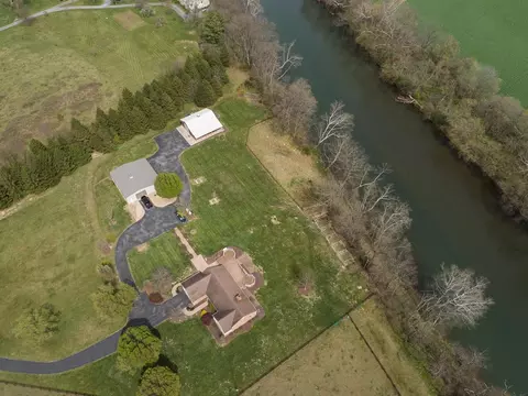 1374 River Rd, Elkton, VA 22827