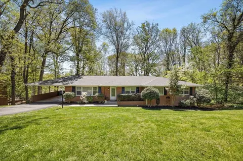 323 Rainbow Dr, Staunton, VA 24401