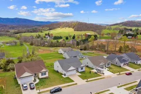 32 Mcilwee Ln, Staunton, VA 24401 photo 7