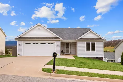 32 Mcilwee Ln, Staunton, VA 24401