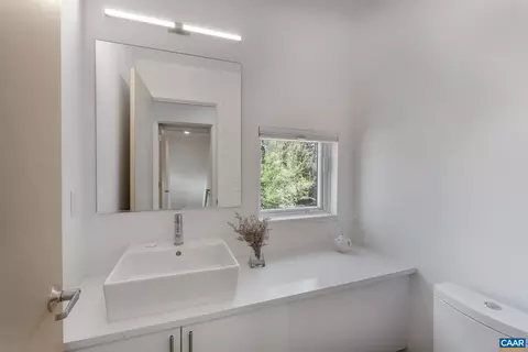 1130 E High St #H, Charlottesville, VA 22902 photo 9