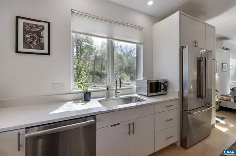 1130 E High St #H, Charlottesville, VA 22902 photo 8