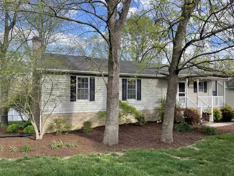 1699 Park Lawn Dr, Harrisonburg, VA 22801