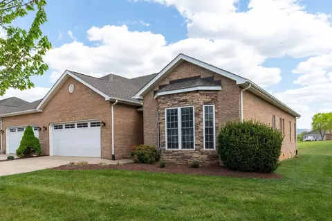 120 Lake View Cir, Waynesboro, VA 22980