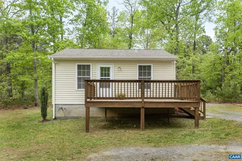 2015 Rolling Creek Ln, Scottsville, VA 24590