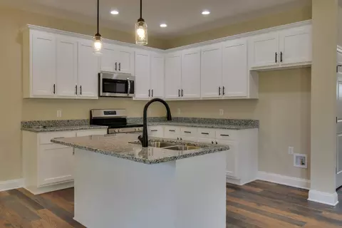 103 Fall Ridge Dr, Stuarts Draft, VA 24477 photo 9