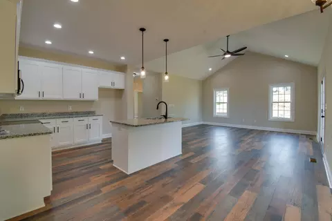 103 Fall Ridge Dr, Stuarts Draft, VA 24477 photo 8