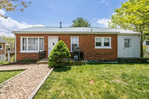 515 Hull St, Staunton, VA 24401