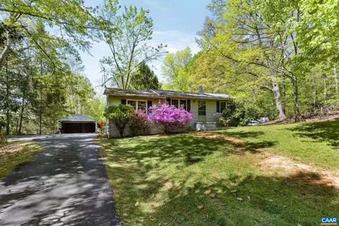 2630 White Mountain Rd, Afton, VA 22920