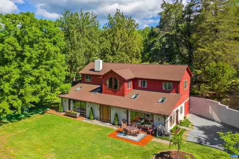 1004 Whispering Pines Ln, Charlottesville, VA 22901