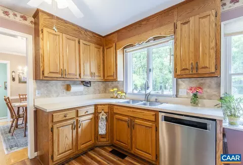 246 Flint Mountain Dr, Stuarts Draft, VA 24477 photo 12