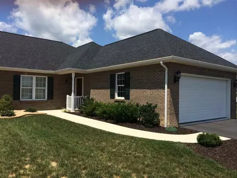 30 Jenna Ln, Fishersville, VA 22939