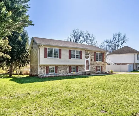 1675 Park Lawn Dr, Harrisonburg, VA 22801