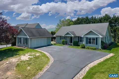 49 Woodridge Ln, Lexington, VA 24450