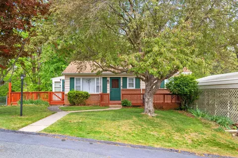 322 N Waverly St, Staunton, VA 24401