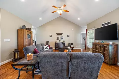 20 Old Oak Dr, Stuarts Draft, VA 24477 photo 15