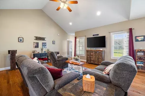 20 Old Oak Dr, Stuarts Draft, VA 24477 photo 16