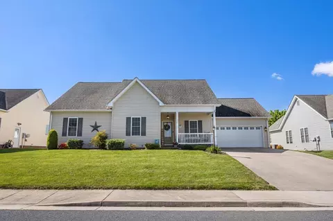 20 Old Oak Dr, Stuarts Draft, VA 24477