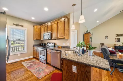 20 Old Oak Dr, Stuarts Draft, VA 24477 photo 8