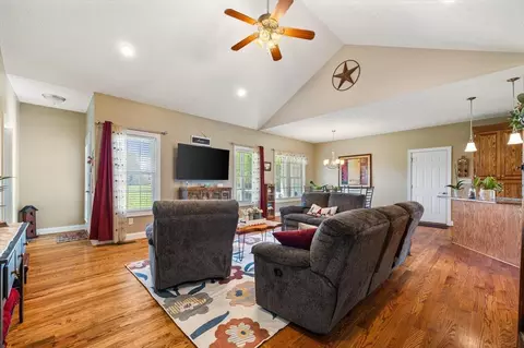 20 Old Oak Dr, Stuarts Draft, VA 24477 photo 18