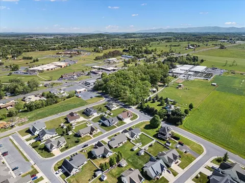 20 Old Oak Dr, Stuarts Draft, VA 24477 photo 57