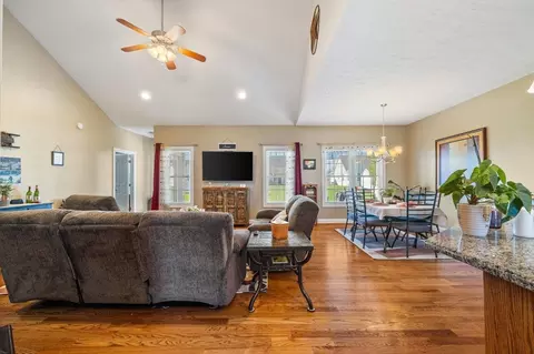 20 Old Oak Dr, Stuarts Draft, VA 24477 photo 14