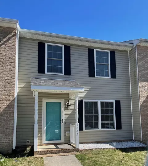 106 12th St, Grottoes, VA 24441