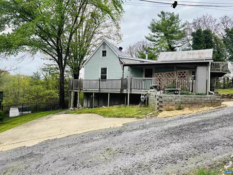22 Hook Ln, Lexington, VA 24450