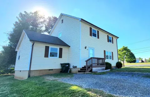 100 Woodlyn Ct, Waynesboro, VA 22980