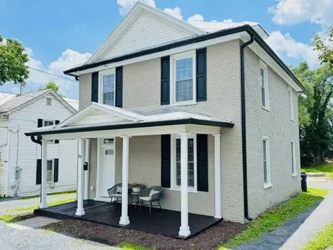 29 W Washington St W, Harrisonburg, VA 22801